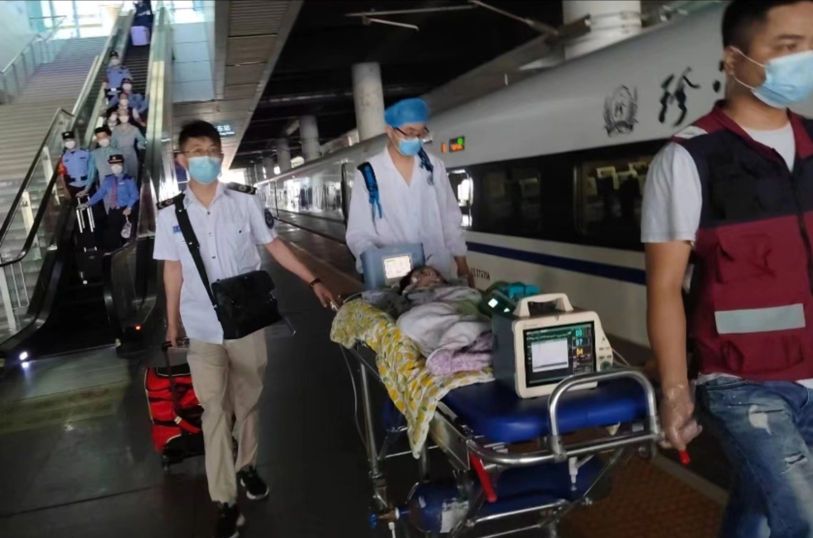 镇康县高铁转运公司